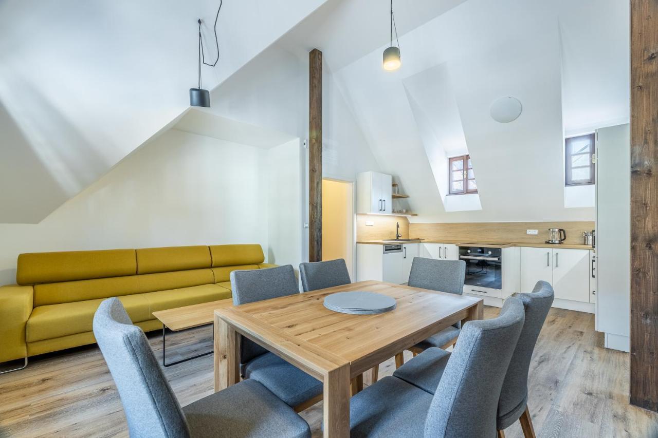 Residence Wurmfeld - Rodinny Apartman S 3 Loznicemi チェスキー クルムロフ エクステリア 写真